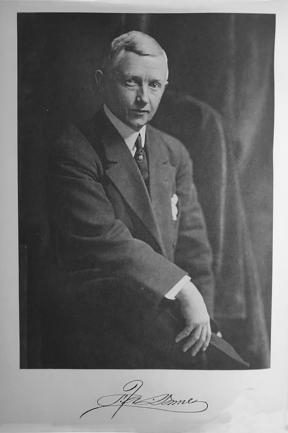 A formal portrait of Frederick Anson Downes